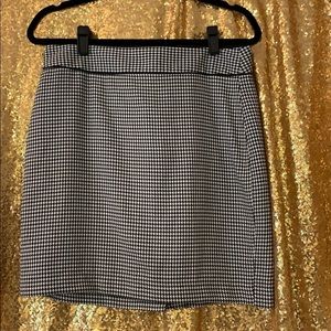 Banana Republic Houndstooth Skirt Size 10P